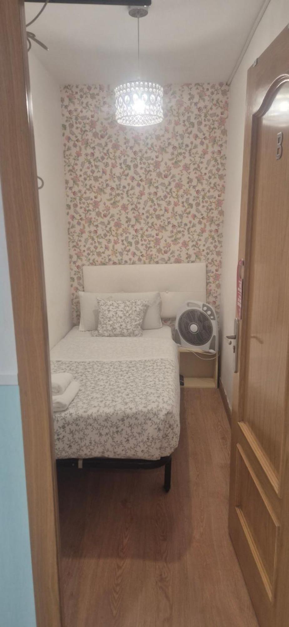 Hostal New Life Madrid — Photos 2
