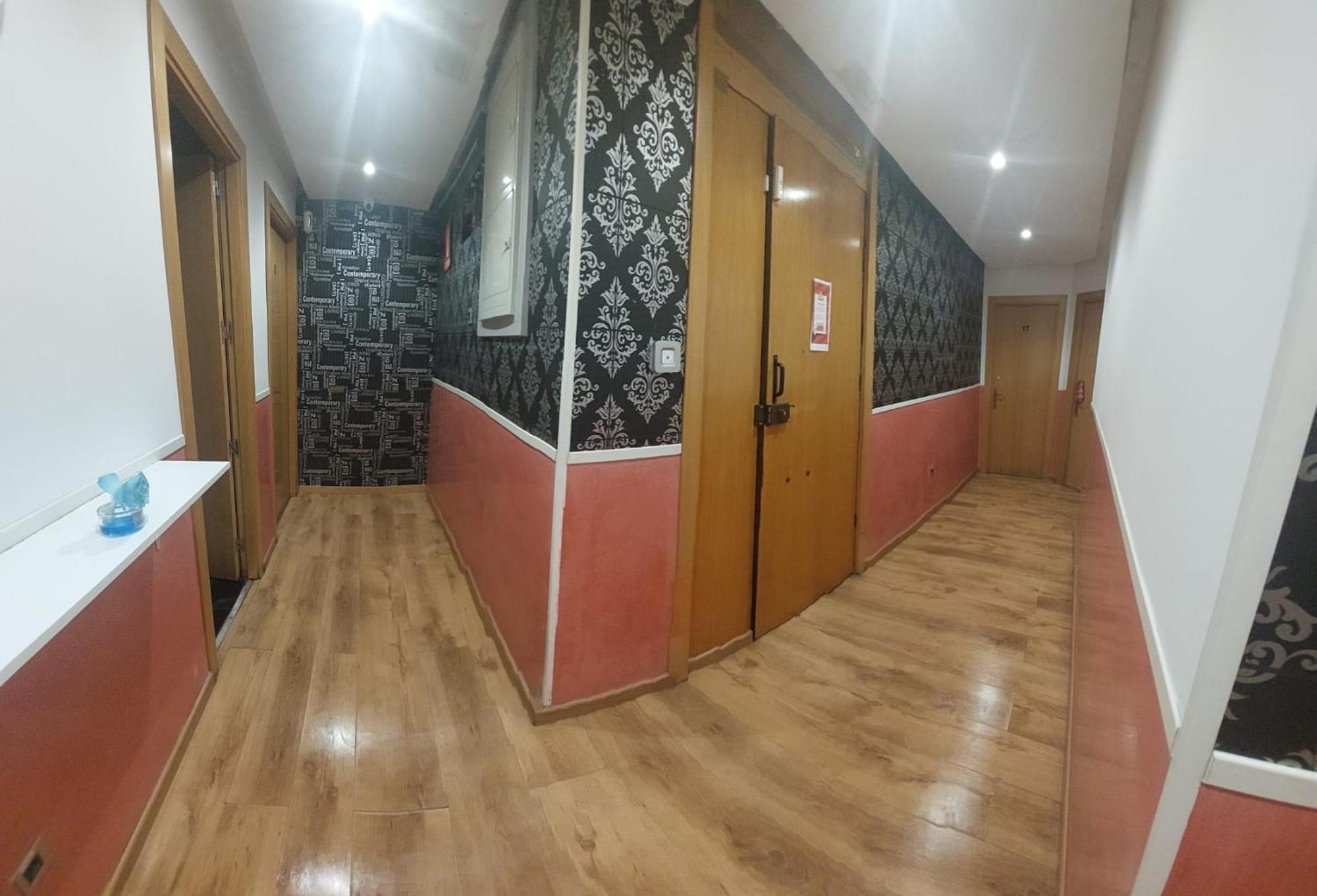 Hostal New Life Madrid — Photos 1